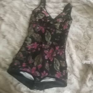 VEDETTE. 5023. Floral Firm Control Bodysuit Shaper